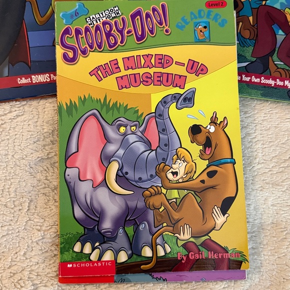 Scooby-Doo Book Collection - Picture 5 of 8